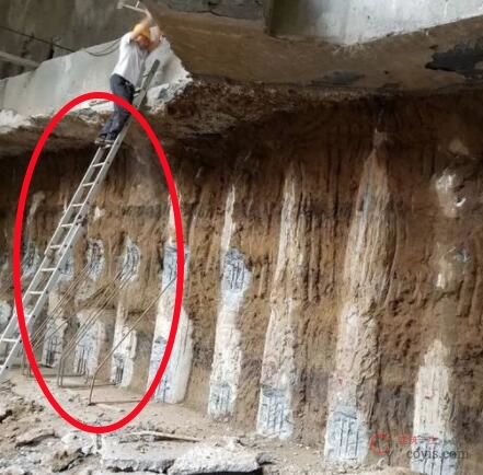 【隐患】简易梯子作为上下通道