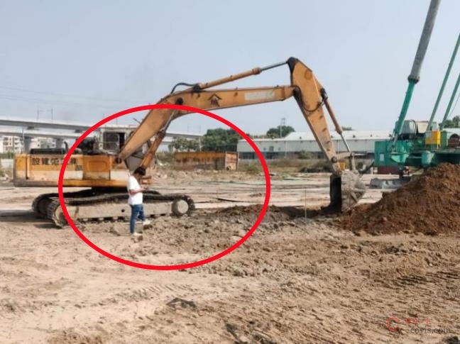 【隐患】机械与人员安全距离不足