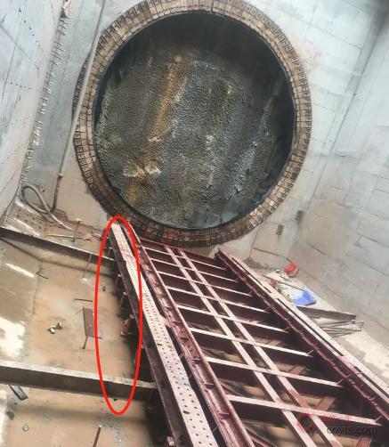 【隐患】反力架、托架未进行受力核算及焊接探伤检验、未按方案进行安装