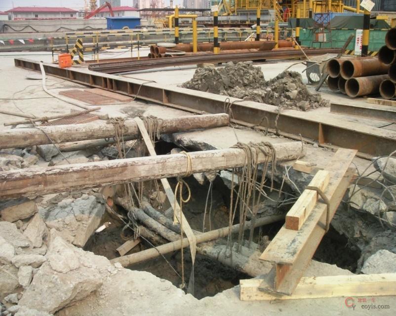 【隐患】分体始发管线布置凌乱、弱软地层洞门注浆封堵不及时或加固体过短