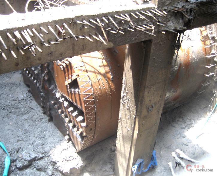 【隐患】分体始发管线布置凌乱、弱软地层洞门注浆封堵不及时或加固体过短