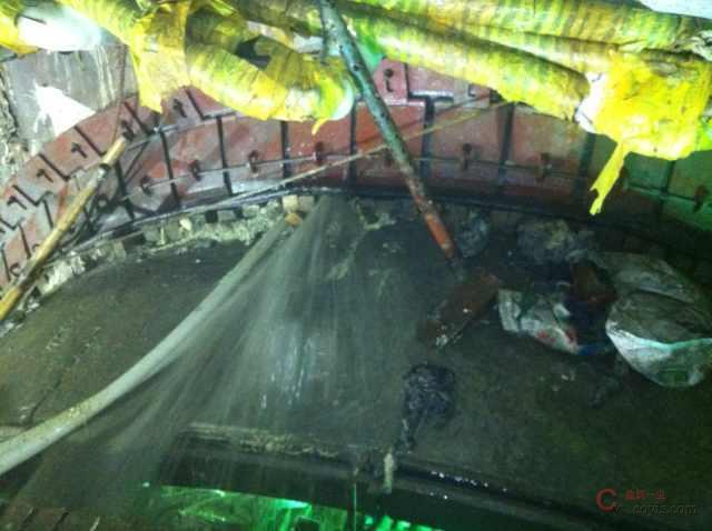 【隐患】分体始发管线布置凌乱、弱软地层洞门注浆封堵不及时或加固体过短