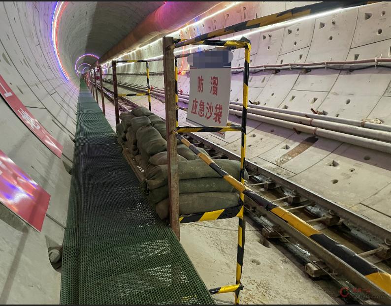 【隐患】进出轨行区声光电一体提示器、应急通道、巡查机器人等(部分做法仅为参考、借鉴)