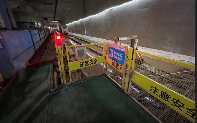 【隐患】进出轨行区声光电一体提示器、应急通道、巡查机器人等(部分做法仅为参考、借鉴)