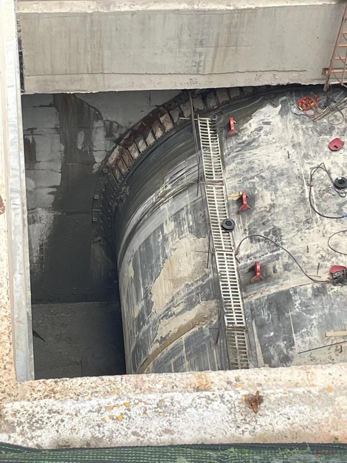 【隐患现象】洞门未进行加固或存在加固盲区