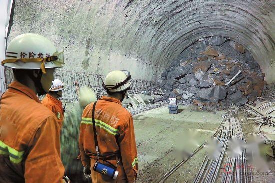【隐患现象】隧道具备引发坍塌、突涌水、火灾、爆炸等险情的重大隐患
