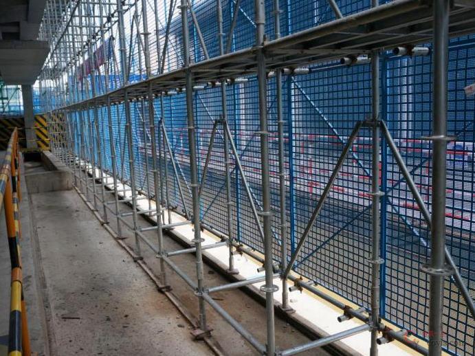 【正确】扫地杆布设满足要求