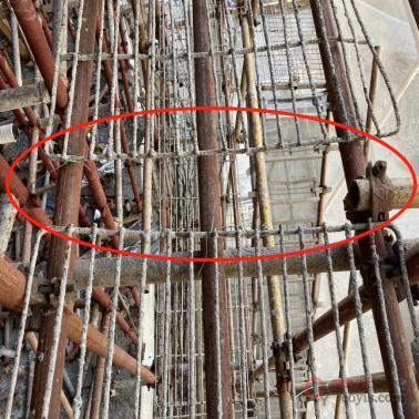 【隐患】作业层脚手板封闭不严密