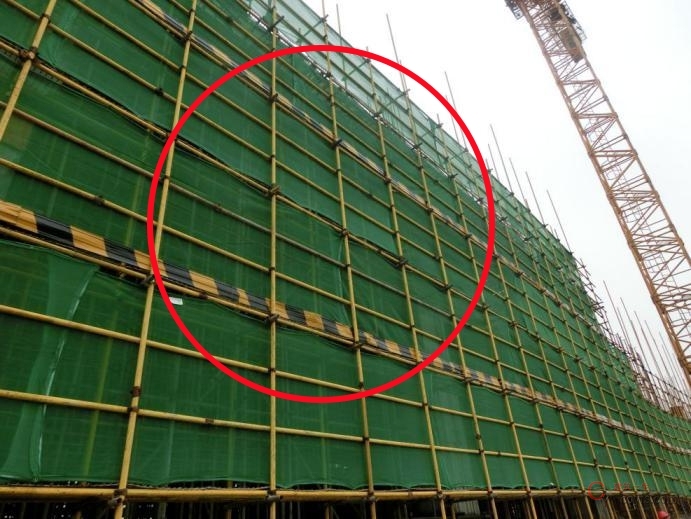 【隐患】架体欠剪刀撑