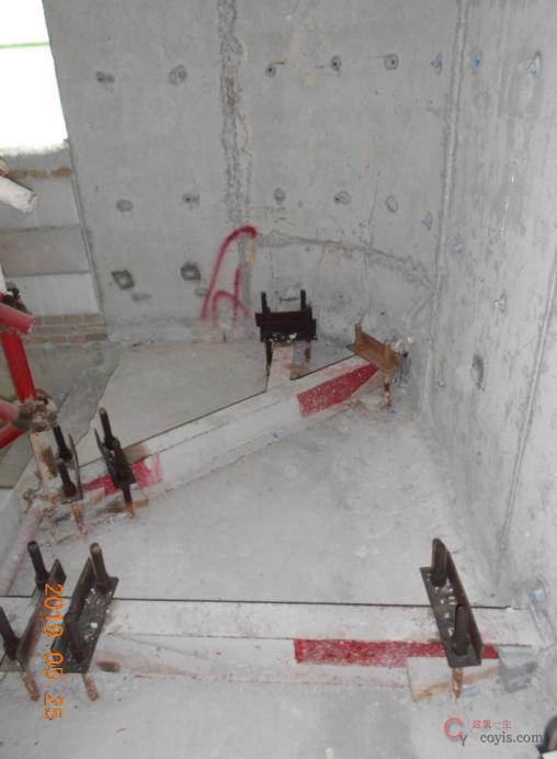 【隐患】锚固段长度小于1.25 倍悬挑段长度