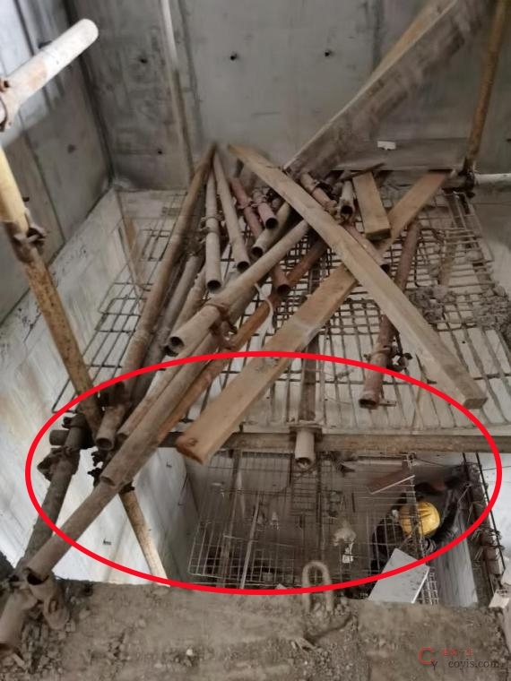 【隐患】电梯井道水平封闭不严密