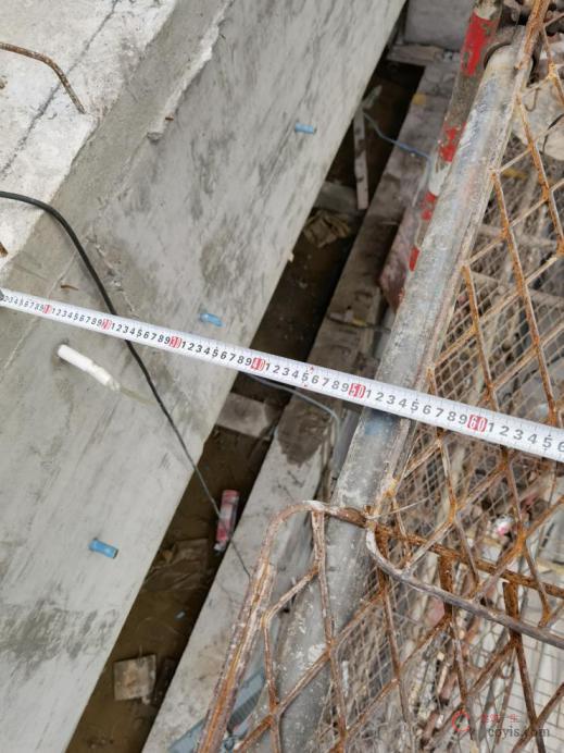 【隐患】空隙大于150mm 未采取防护措施