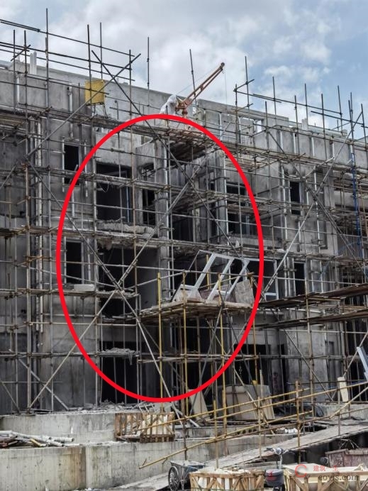 【隐患】安全网剪刀撑随意拆除