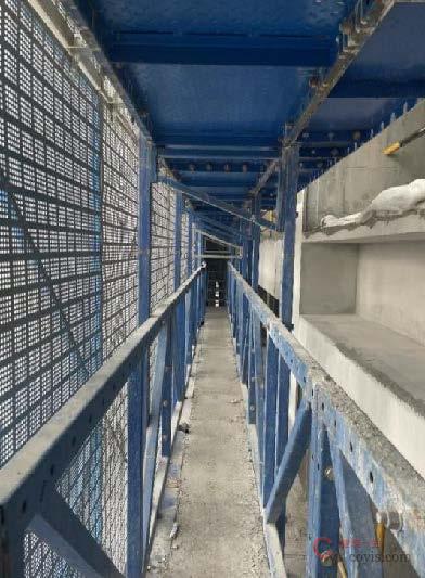 【正确】立杆成对布设和加设加强撑