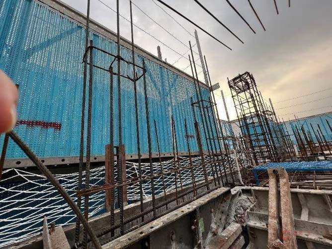 【隐患】立杆顶部未设置斜杆和横向连接杆