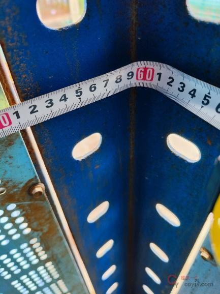 【隐患】架体转角相邻两竖向主框架支承点距离大于 5.4m( 2.0+3.22+0.59=5.81m)