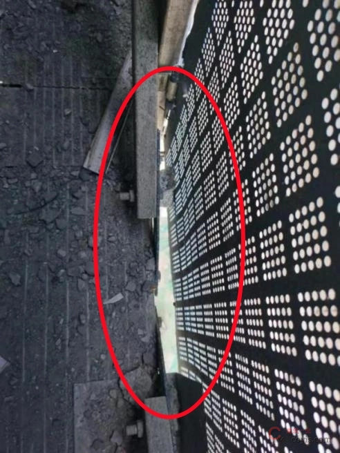 【隐患】脚手板与防护网之间未设置可靠封堵措施