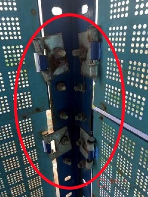 【隐患】防护网拼接缝隙大于8mm