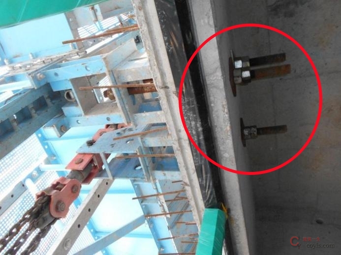 【隐患】升降支座采用单螺栓固定