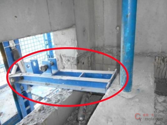 【隐患】附着支座未固定