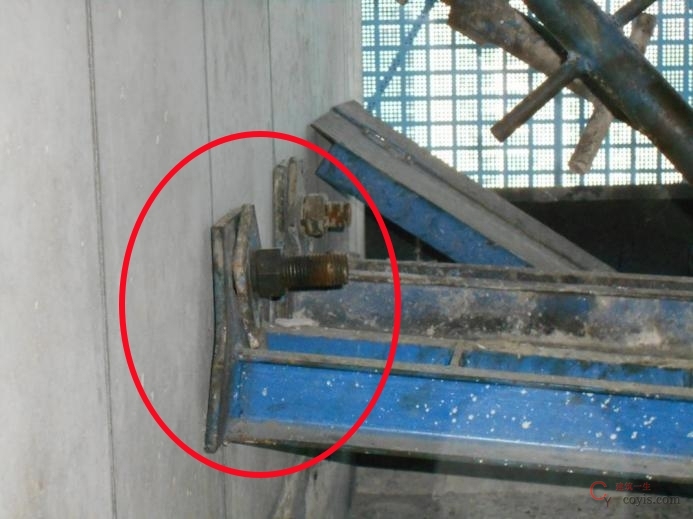 【隐患】附着支座变形