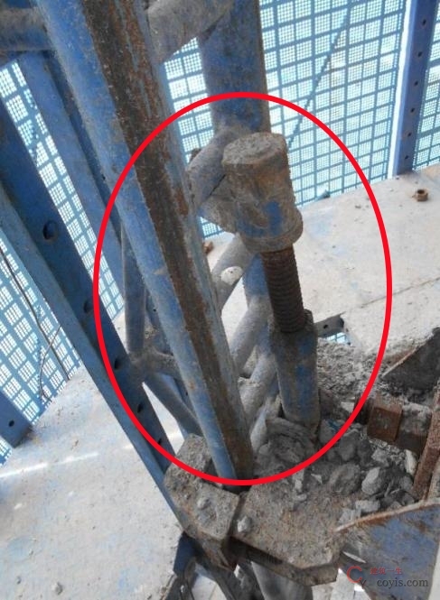 【隐患】卸荷装置顶头受力轴线与撑杆轴线不重合