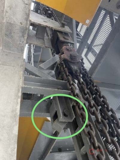 【正确】防坠装置构造符合要求