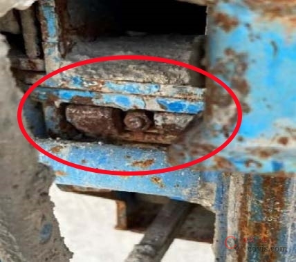 【隐患】防坠装置锈蚀、破损