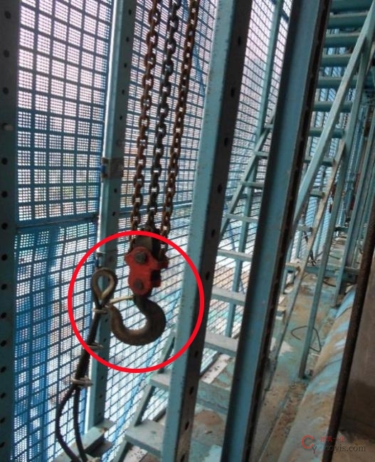 【隐患】吊钩防脱装置失效