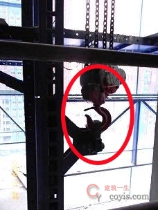 【隐患】吊钩防脱装置失效