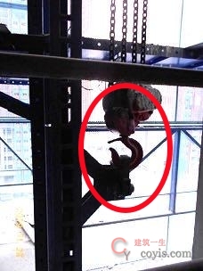 【隐患】吊钩防脱装置失效