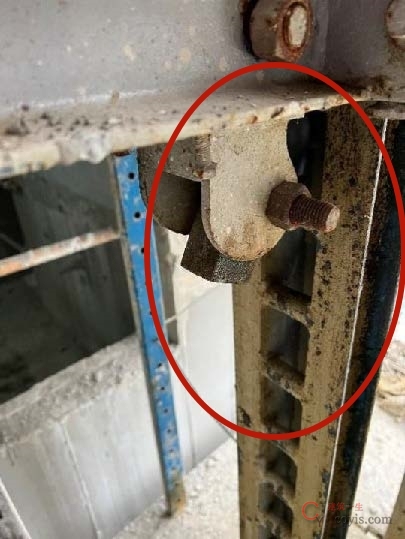 【隐患】导轨、立杆欠保养