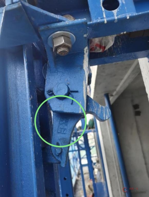 【正确】附着支承装置有出厂编号