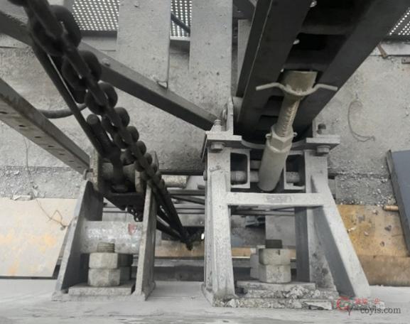 【正确】附着支座处结构无损坏