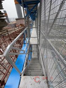 【正确】上下楼梯有防护措施