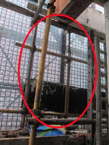 【隐患】利用爬架支承花架梁模板