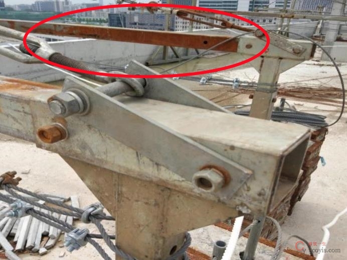 【隐患】吊篮悬挂机构梁锈蚀严重