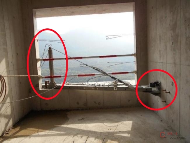 【隐患】吊篮欠支架,横梁搁置在窗台飘板上