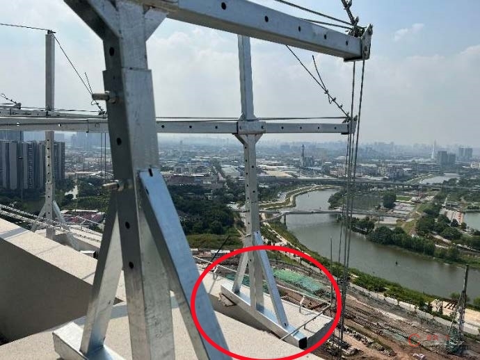 【隐患】吊篮支架支承在女儿墙
