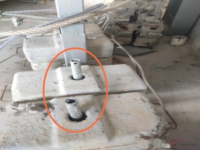 【隐患】配重块未锁住以防止未授权人员拆除