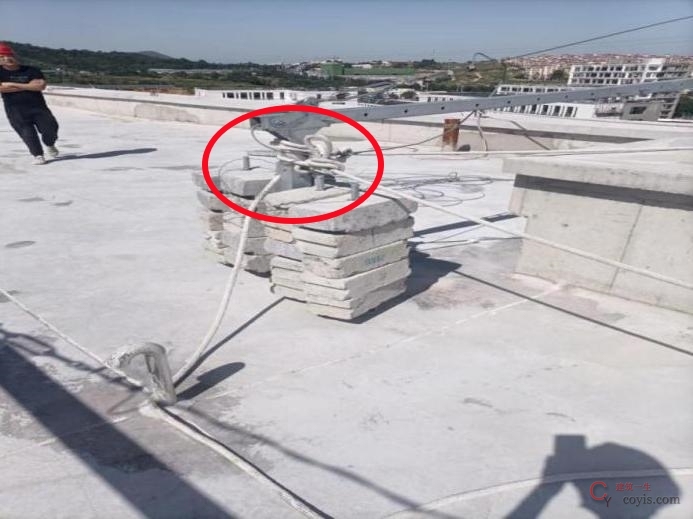 【隐患】安全绳固定在悬挑机构上