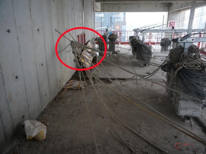 【隐患】同一位置固定多根安全绳