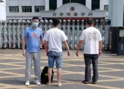 替考二建，一男子被当场抓获！