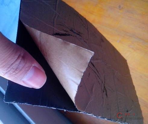 最后在PCF结构与PCF结构之间粘贴在橡胶皮,施工完成后再次进行密封胶施工。