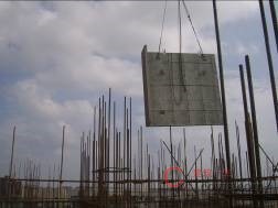 下午吊外墙板、内墙钢筋绑扎