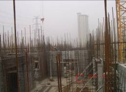 下午吊外墙板、内墙钢筋绑扎