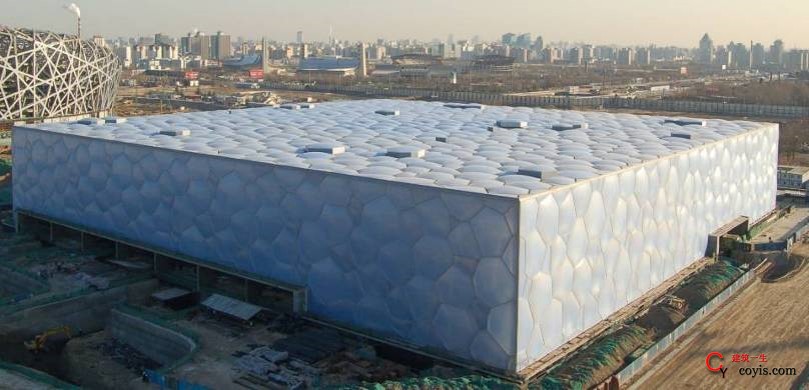 国家游泳中心（水立方）工程世界上第一个多面体空间刚架结构