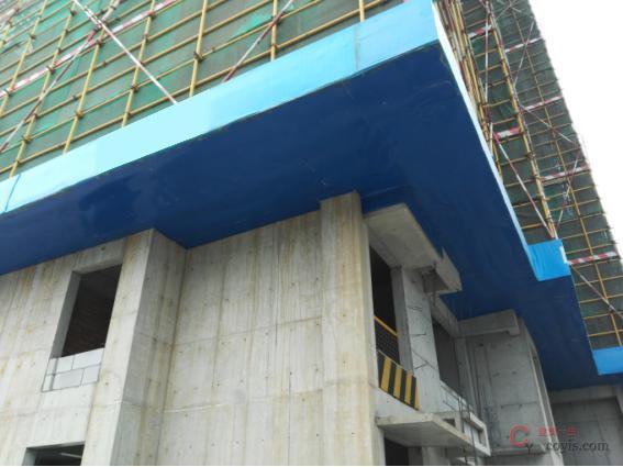 图3-18 脚手架架体封闭(1)