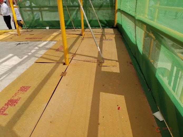 图3-18 脚手架架体封闭(2)