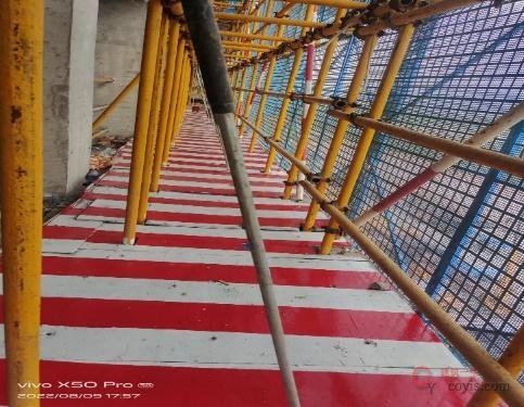 图3-20 附着悬挑梁斜拉杆